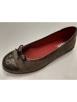 TAUPE PATENT LEATHER DANCER SHOES